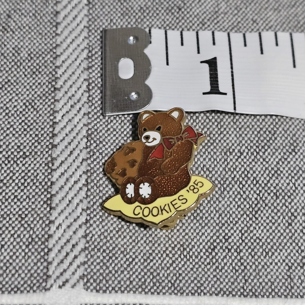 💥Vintage Girl Scout Cookies '85 Brown Bear Pin